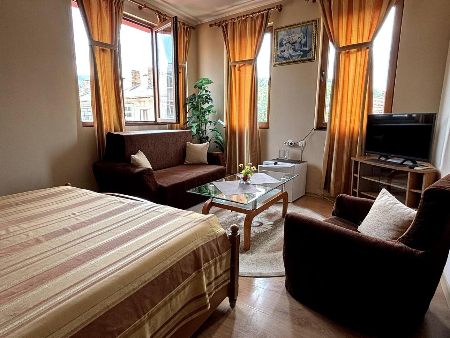 Hotel Rai Trjawna Exterior foto